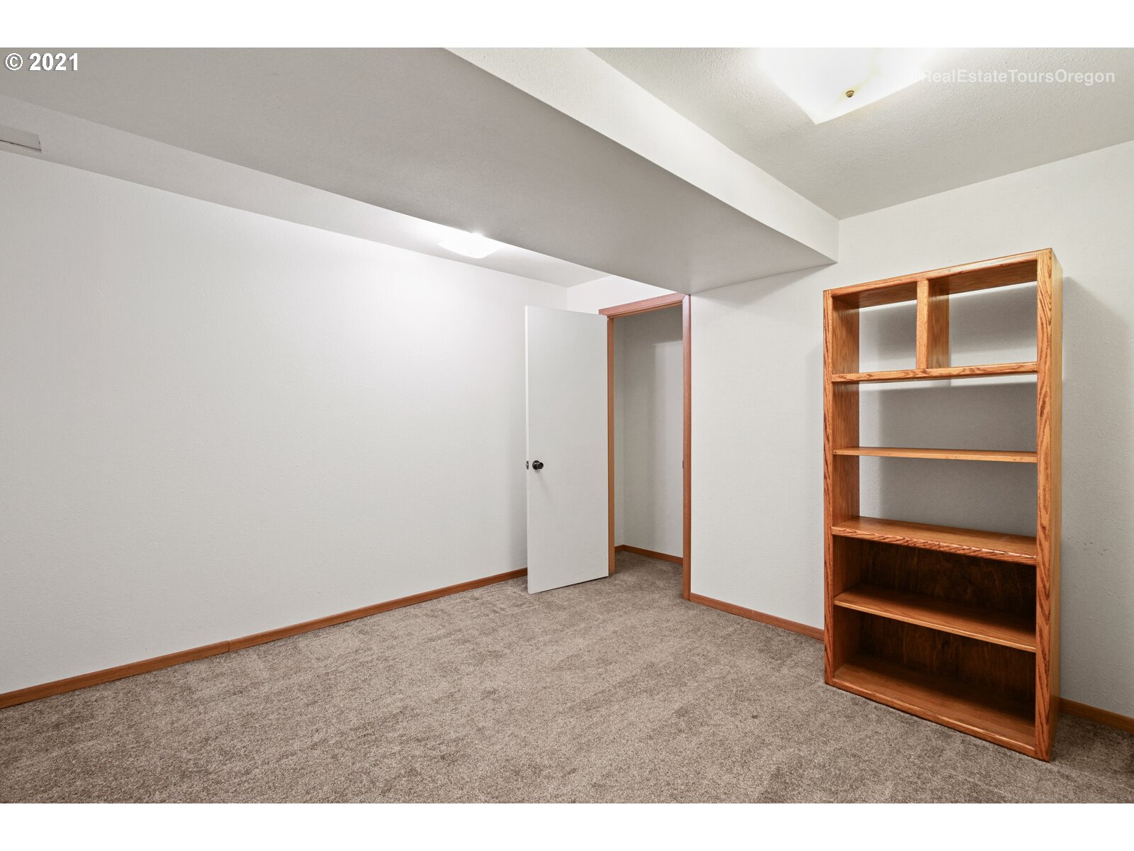 14325 Southwest Hargis Road Beaverton, OR 97008 - Photo 20 of 32 Gallery Image 20