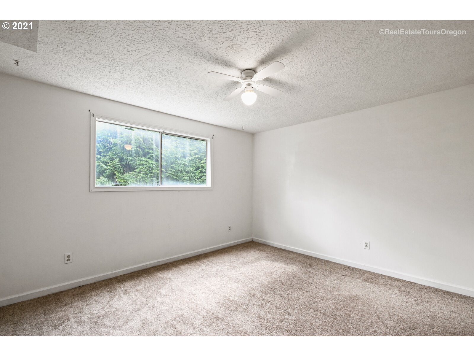 14325 Southwest Hargis Road Beaverton, OR 97008 - Photo 22 of 32 Gallery Image 22
