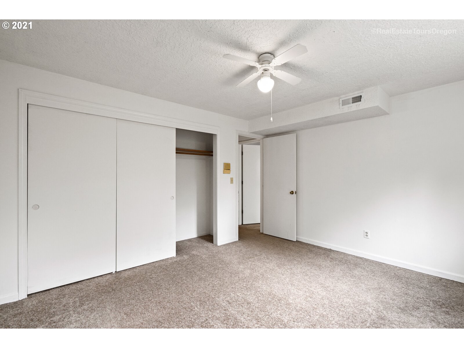 14325 Southwest Hargis Road Beaverton, OR 97008 - Photo 23 of 32 Gallery Image 23