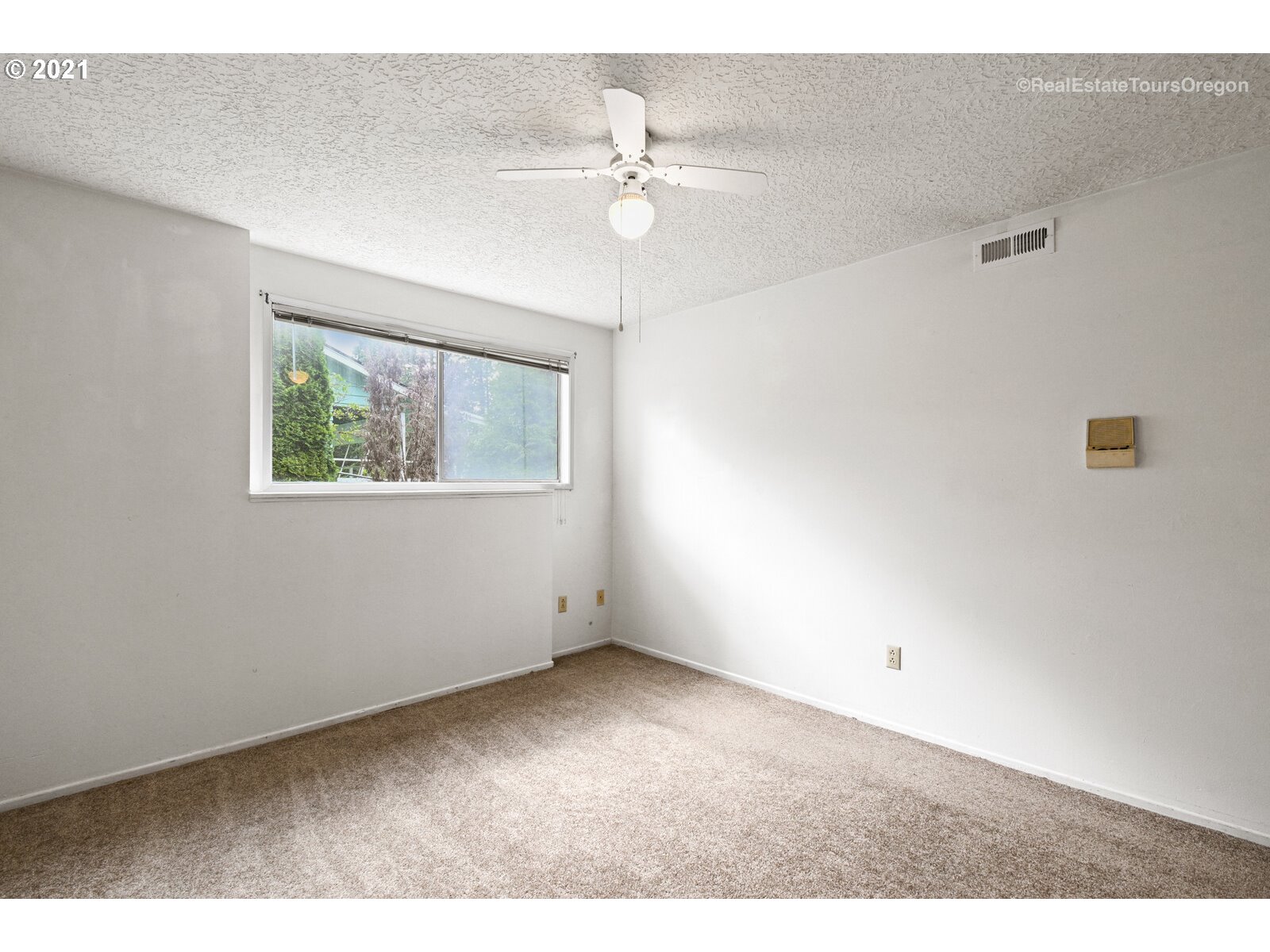 14325 Southwest Hargis Road Beaverton, OR 97008 - Photo 24 of 32 Gallery Image 24