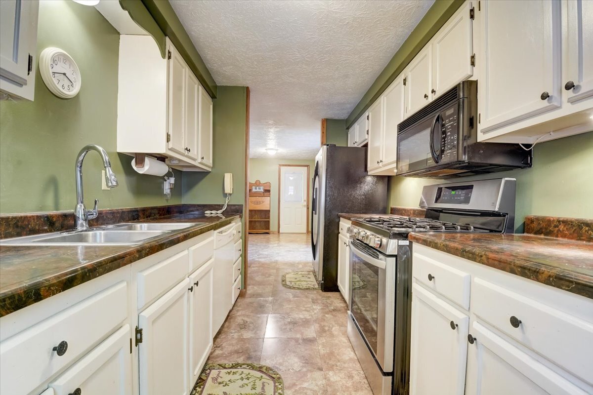 409 Iron Bridge Road Cicero, IN 46034 - Photo 12 of 33 Gallery Image 12