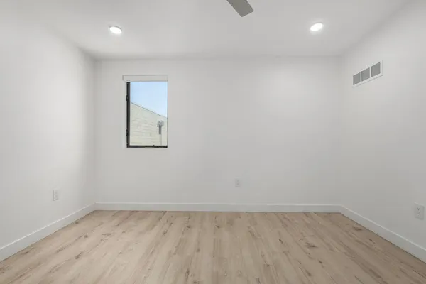 $2,149 | 531 East Willetta Street, Unit 301, Phoenix, AZ 85004