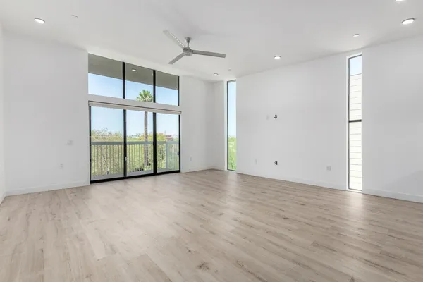 $2,149 | 531 East Willetta Street, Unit 301, Phoenix, AZ 85004