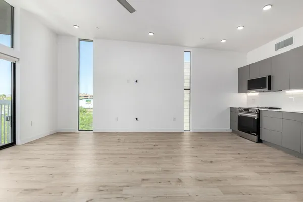 $2,149 | 531 East Willetta Street, Unit 301, Phoenix, AZ 85004