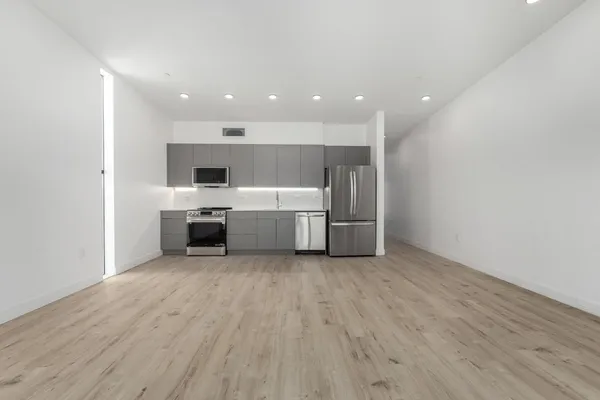 $2,149 | 531 East Willetta Street, Unit 301, Phoenix, AZ 85004