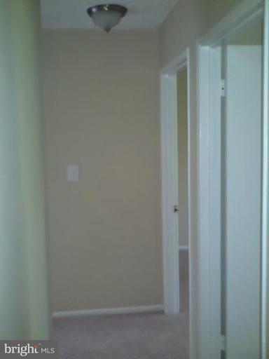 2240 Cartwright Place Reston, VA 20191 - Photo 14 of 19 Hallway