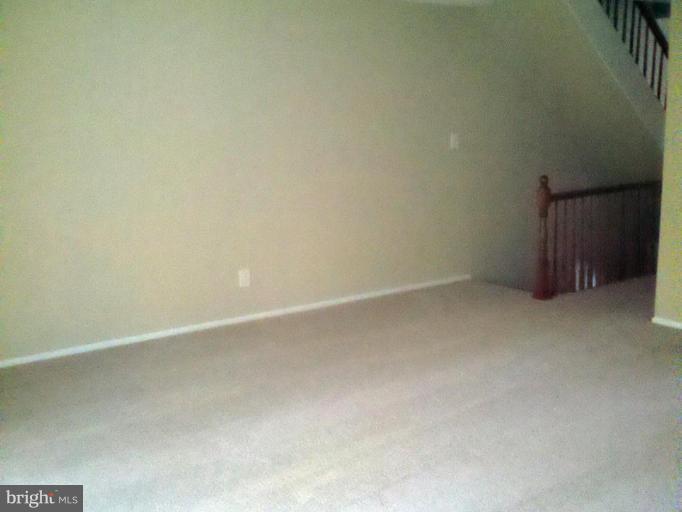 2240 Cartwright Place Reston, VA 20191 - Photo 7 of 19 Living Room