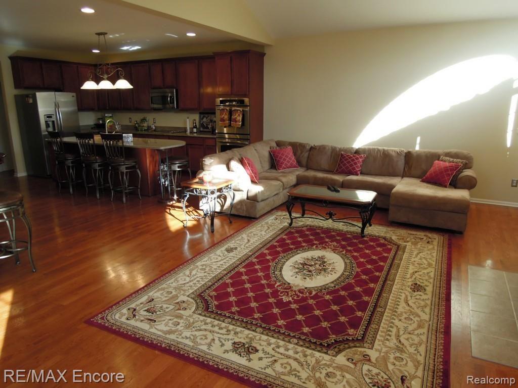 3822 Windingbrook Circle, Unit 8 Rochester Hills, MI 48309 - Photo 18 of 64