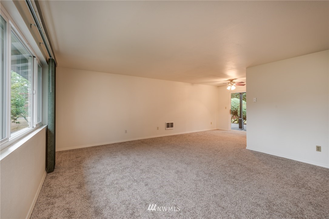 7711 Ridge Court Southeast Lacey, WA 98513 - Photo 3 of 20 Gallery Image 3