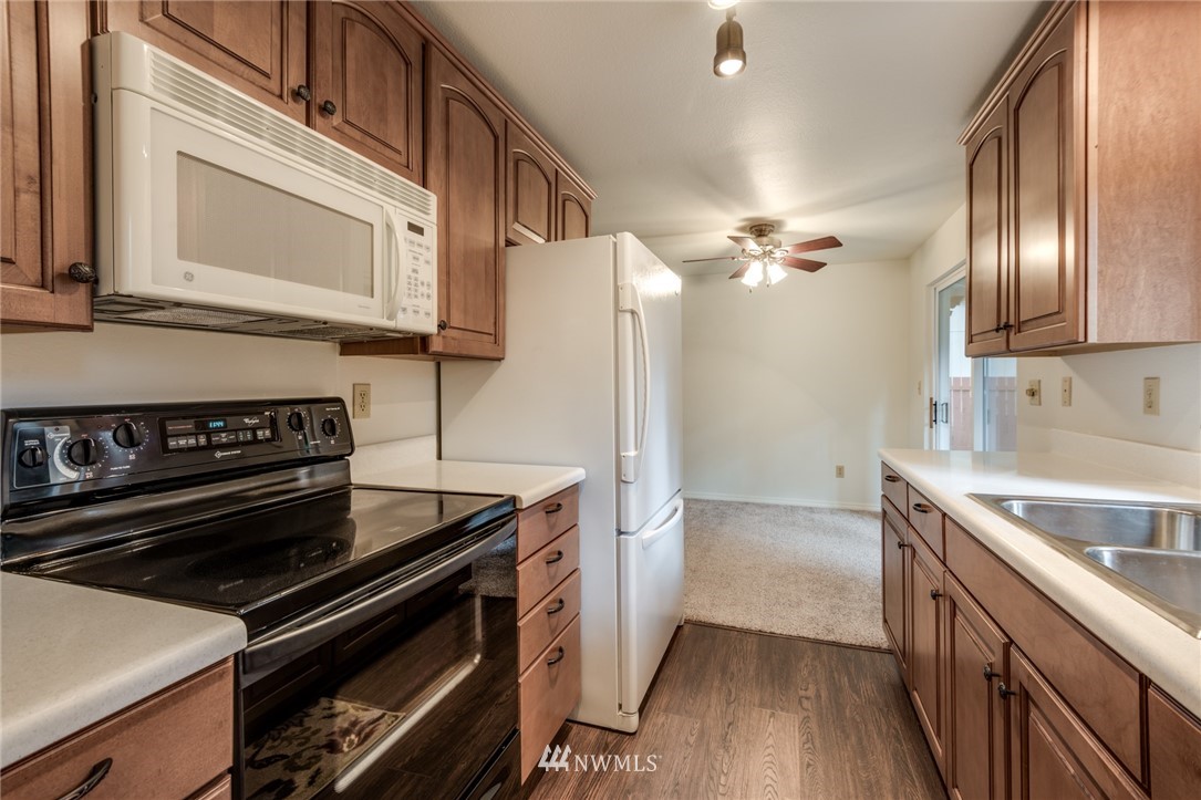 7711 Ridge Court Southeast Lacey, WA 98513 - Photo 6 of 20 Gallery Image 6