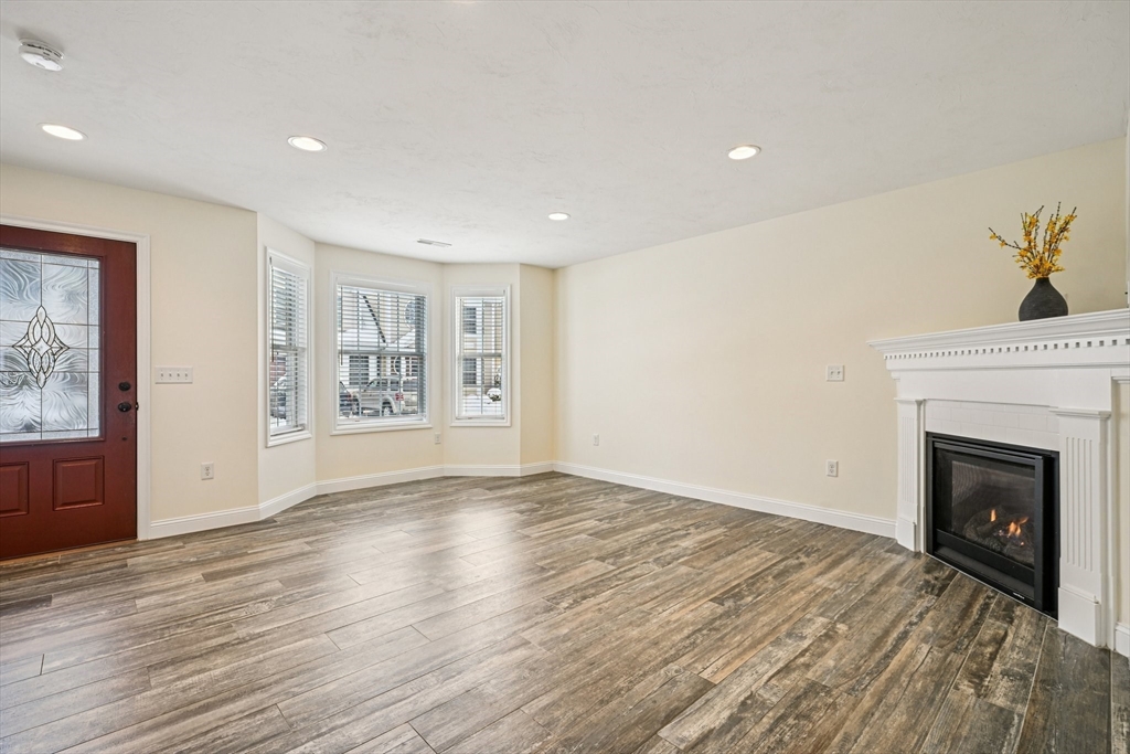 16 Rockingham Drive, Unit 131 Tewksbury, MA 01876 - Photo 4 of 41