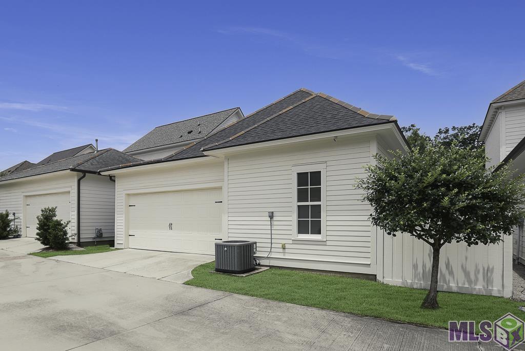 2052 Verte Drive Baton Rouge, LA 70808 - Photo 19 of 24 Rear Garage