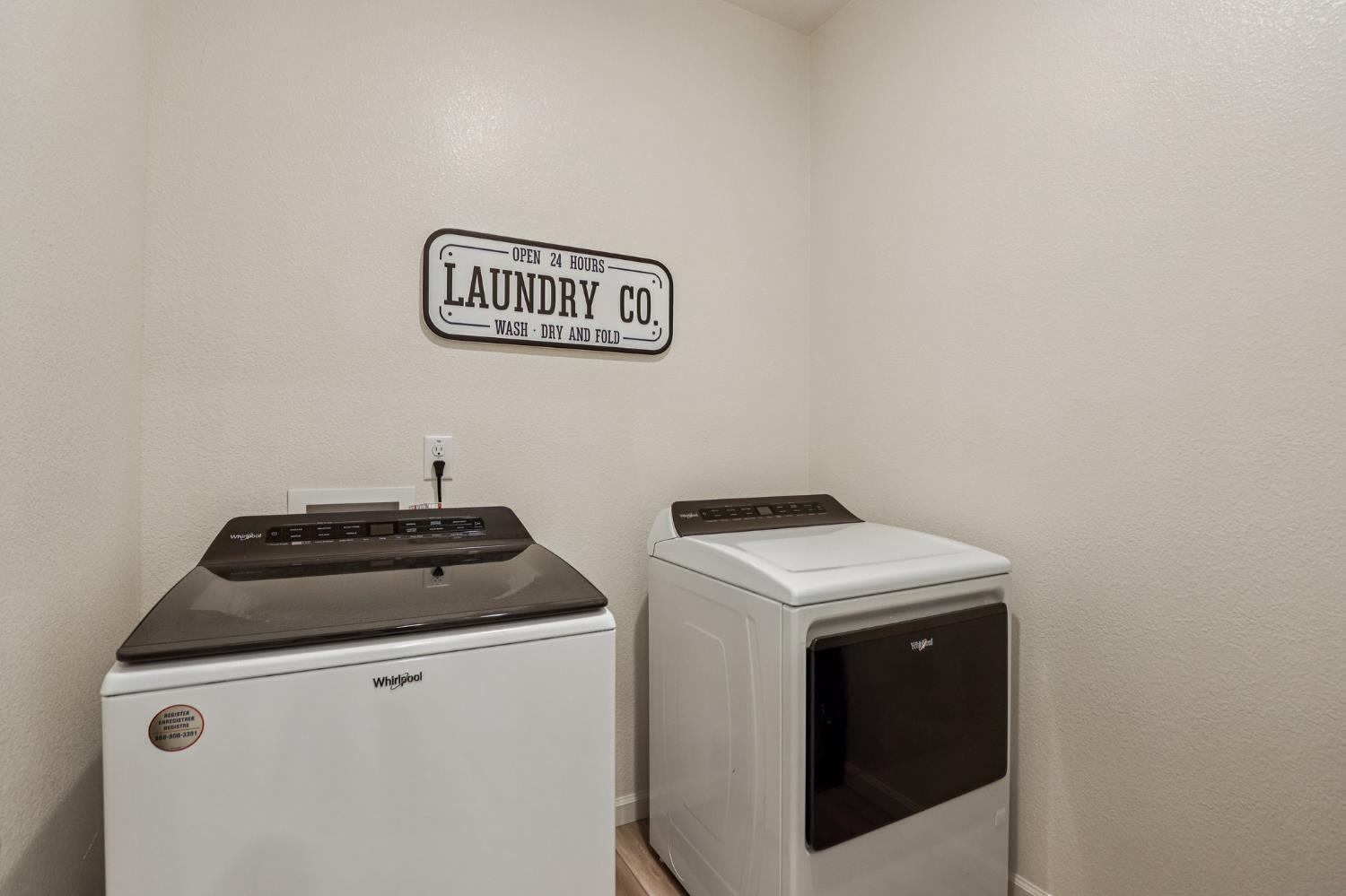 5626 Sunhaven Street Marysville, CA 95901 - Photo 28 of 31 a utility room with dryer and washer