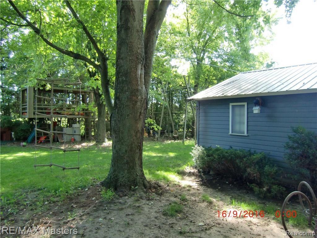 24701 Haggerty Road New Boston, MI 48164 - Photo 4 of 33 CIMG3566.JPG