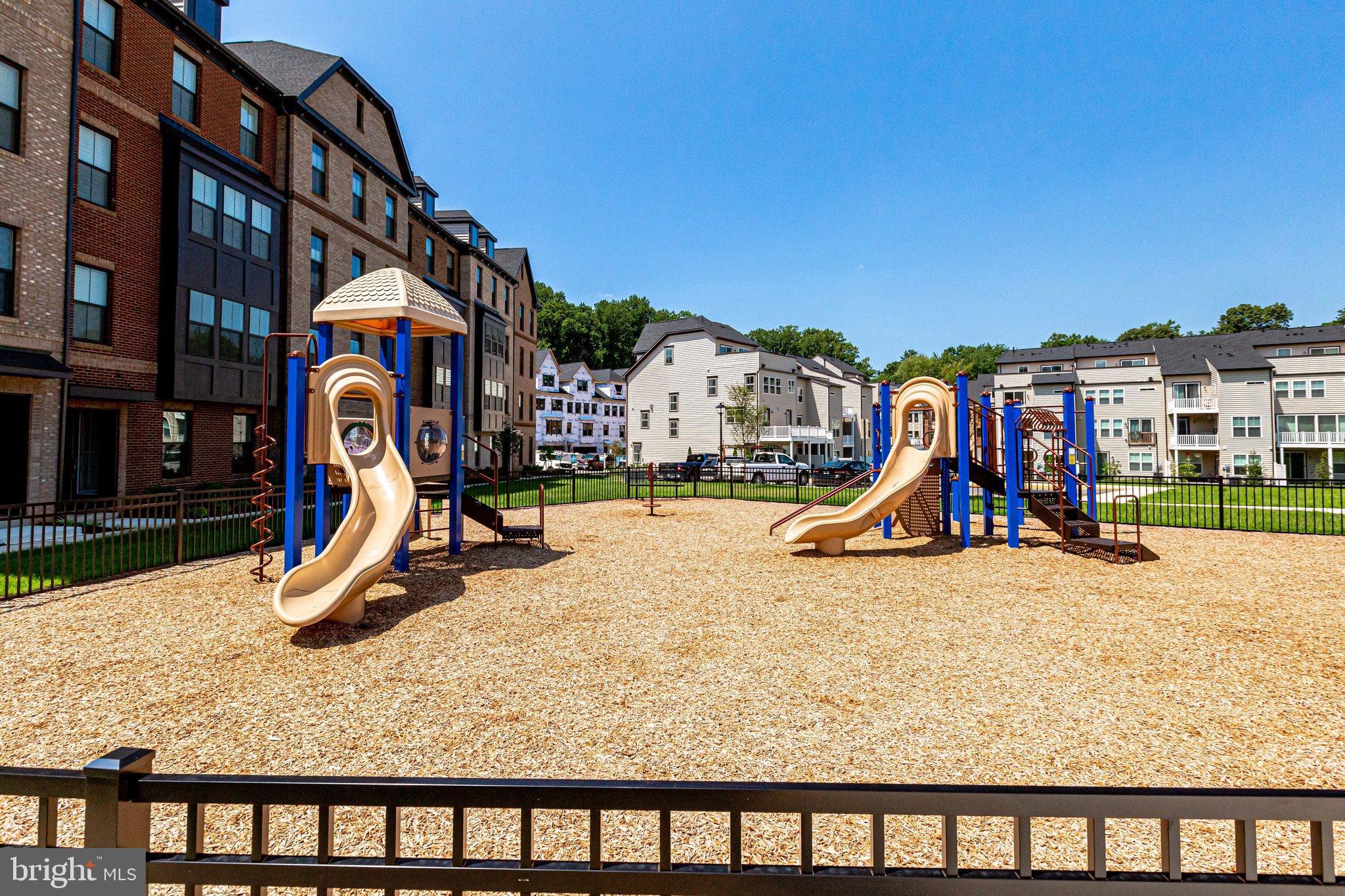 3925 Fair Ridge Drive, Unit 204 Fairfax, VA 22033 - Photo 4 of 10