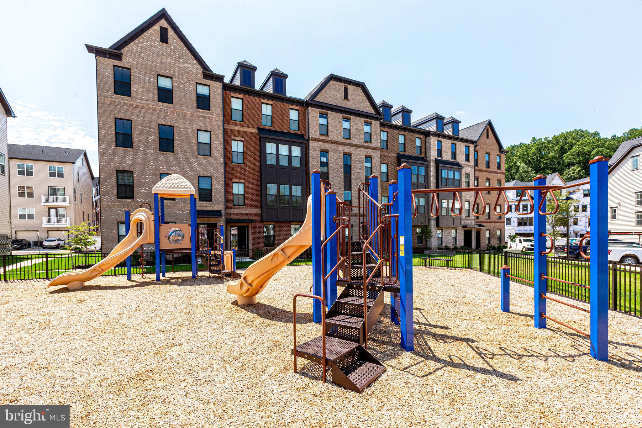 3925 Fair Ridge Drive, Unit 204 Fairfax, VA 22033 - Photo 5 of 10