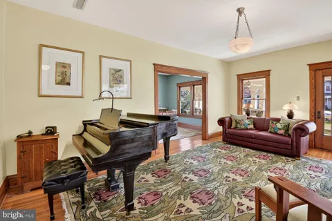 $1,395,000 | 3927 Washington Street, Kensington, MD 20895