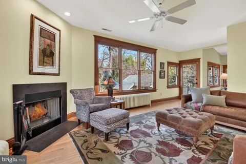 $1,395,000 | 3927 Washington Street, Kensington, MD 20895