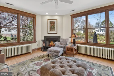 $1,395,000 | 3927 Washington Street, Kensington, MD 20895