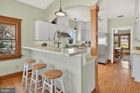 $1,395,000 | 3927 Washington Street, Kensington, MD 20895