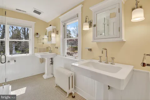 $1,395,000 | 3927 Washington Street, Kensington, MD 20895