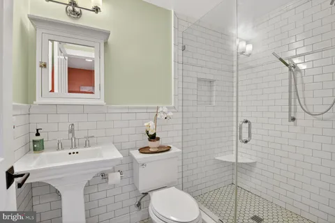 $1,395,000 | 3927 Washington Street, Kensington, MD 20895