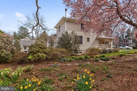 $1,395,000 | 3927 Washington Street, Kensington, MD 20895