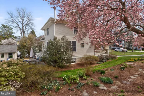 $1,395,000 | 3927 Washington Street, Kensington, MD 20895