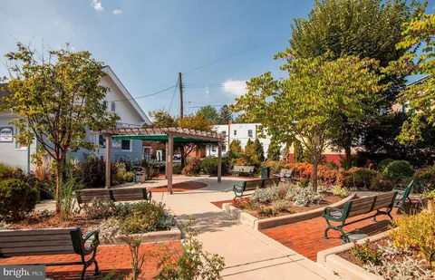 $1,395,000 | 3927 Washington Street, Kensington, MD 20895