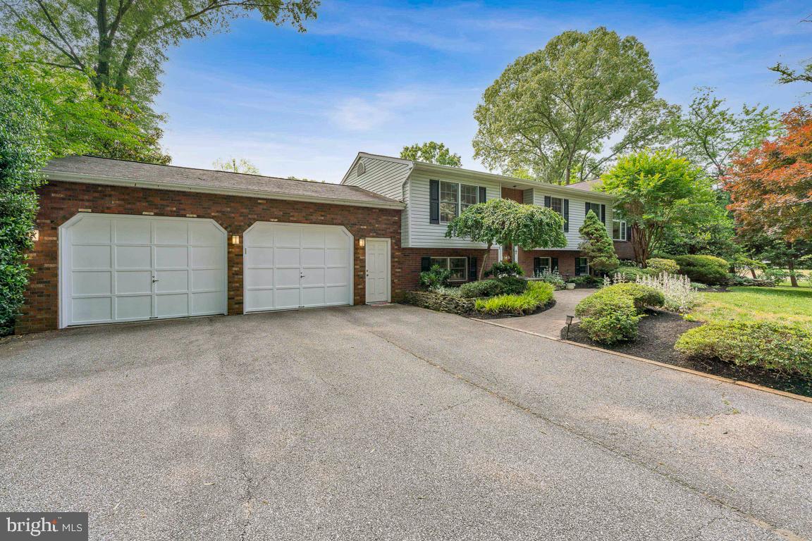 8235 Old Mill Road Pasadena, MD 21122 - Photo 2 of 45 Profile Right