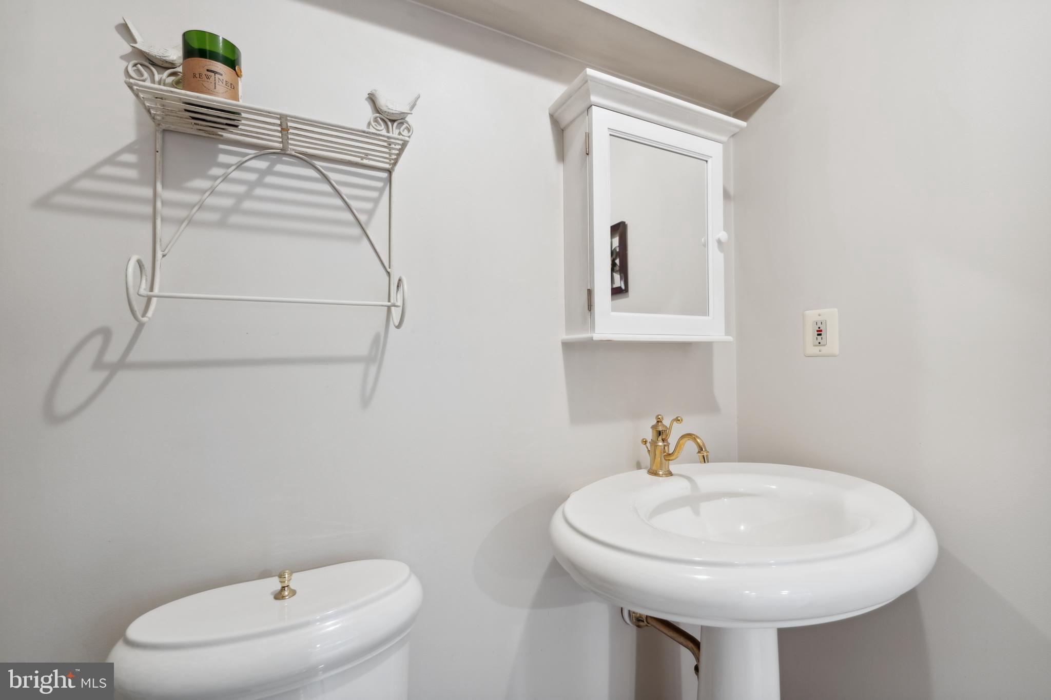 8235 Old Mill Road Pasadena, MD 21122 - Photo 25 of 45 Multi Purpose Room
(Powder Room
1/2 Bath)