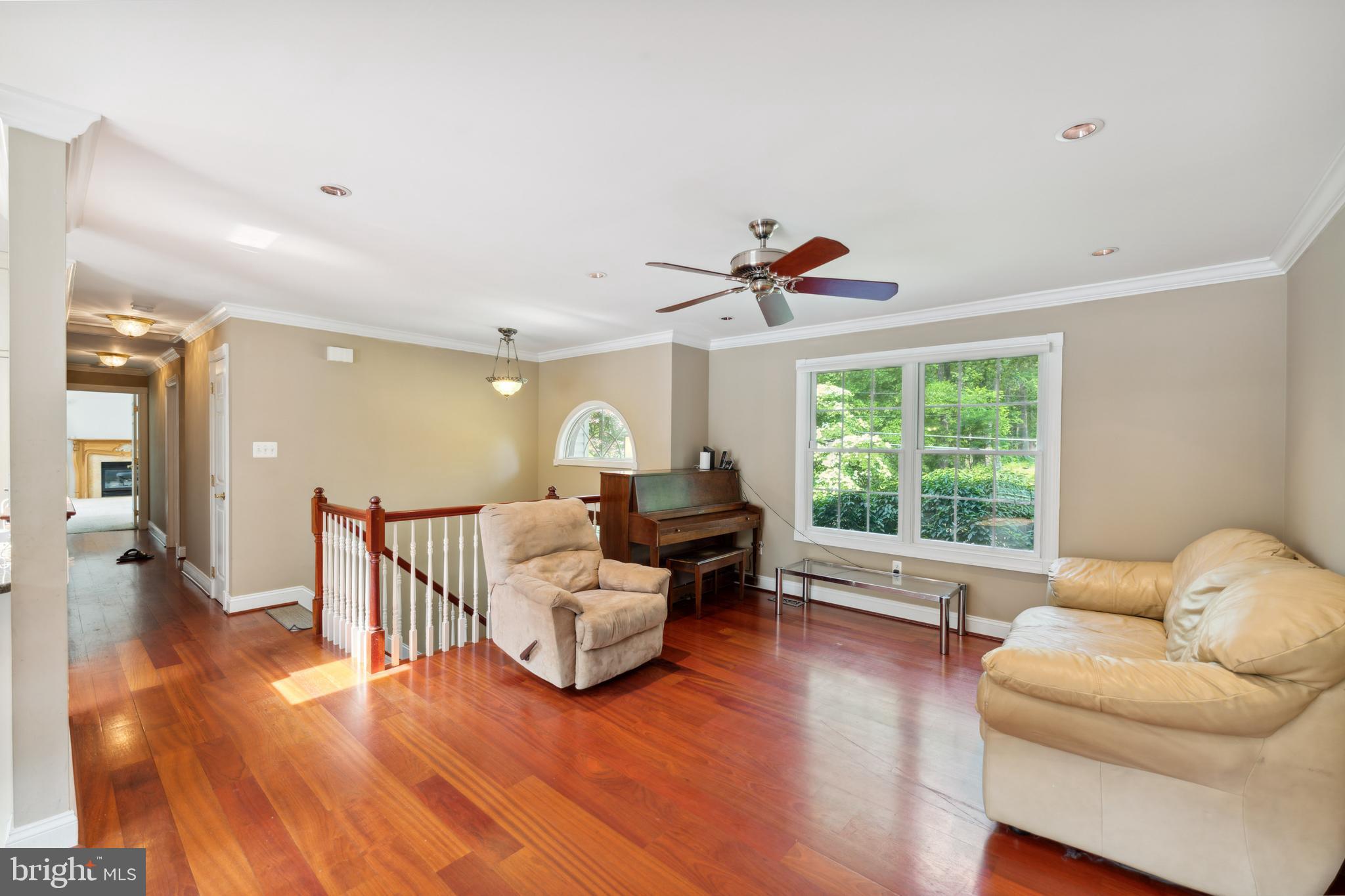 8235 Old Mill Road Pasadena, MD 21122 - Photo 4 of 45 Living Room
(Huge picture window)