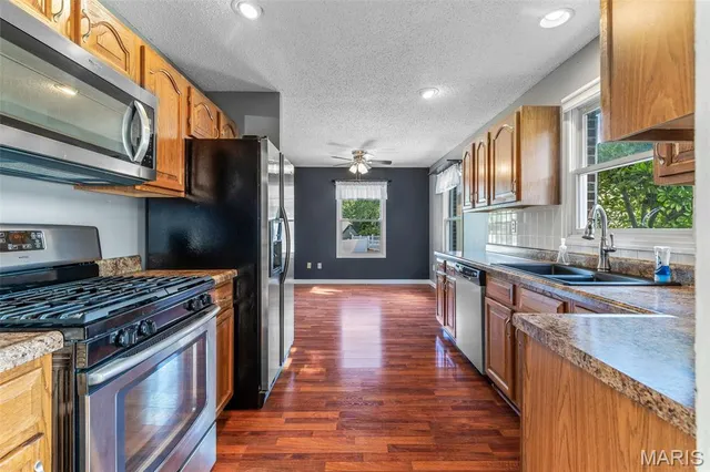 $419,900 | 829 Cimarron Circle, Farmington, MO 63640