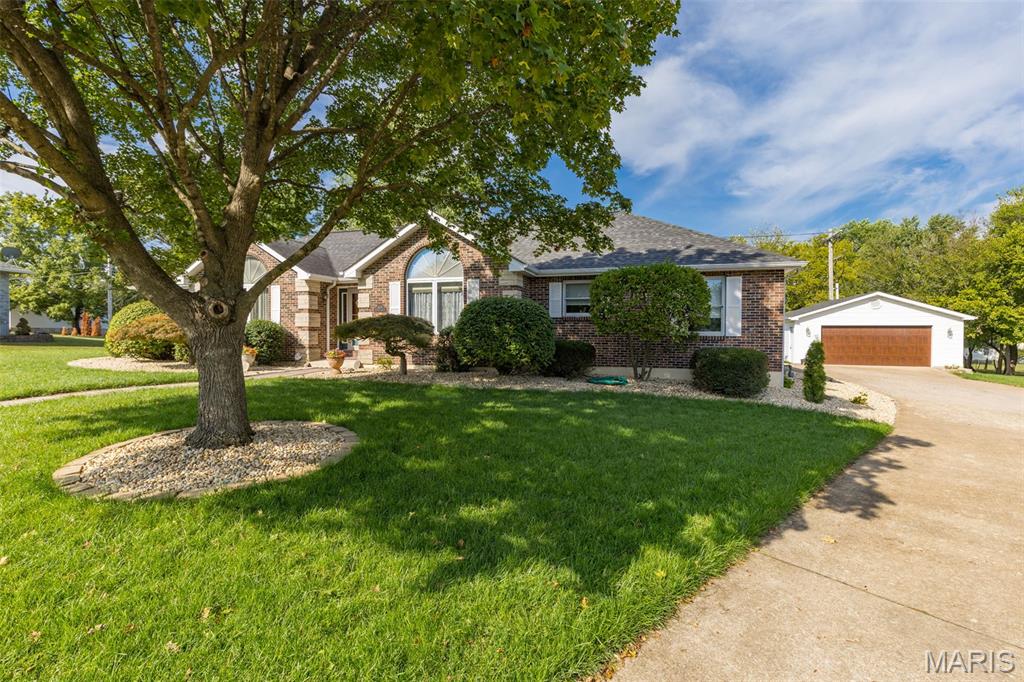 829 Cimarron Circle Farmington, MO 63640 - Photo 2 of 42