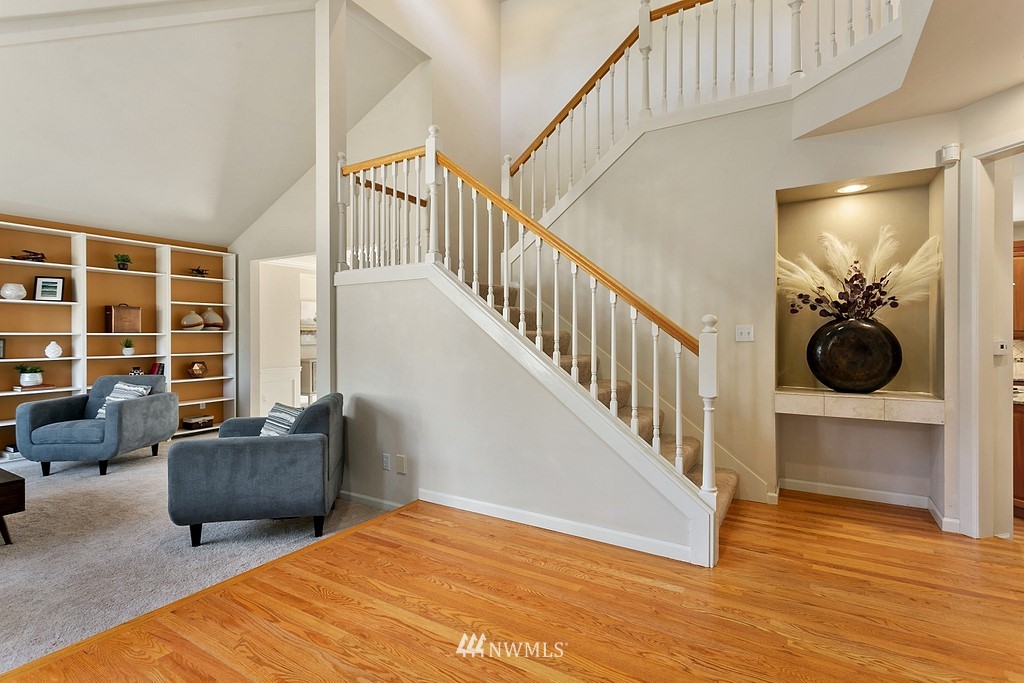 12516 160th Avenue Southeast Renton, WA 98059 - Photo 2 of 35 Gallery Image 2