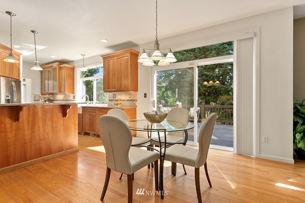 12516 160th Avenue Southeast Renton, WA 98059 - Photo 11 of 35 Gallery Image 11