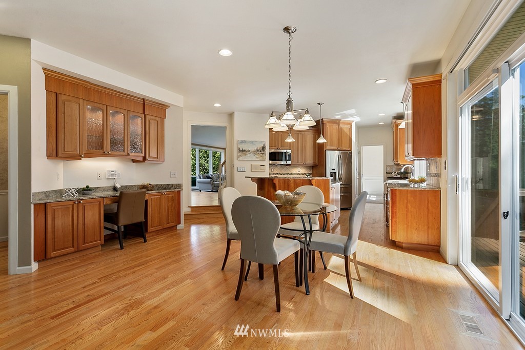 12516 160th Avenue Southeast Renton, WA 98059 - Photo 12 of 35 Gallery Image 12