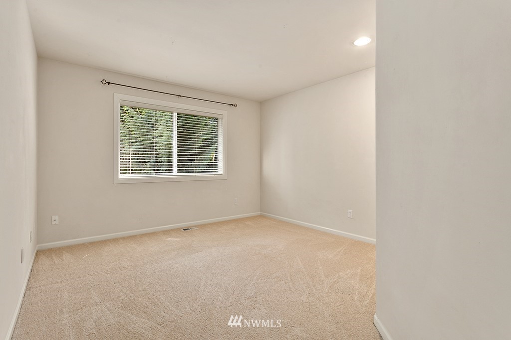 12516 160th Avenue Southeast Renton, WA 98059 - Photo 25 of 35 Gallery Image 25