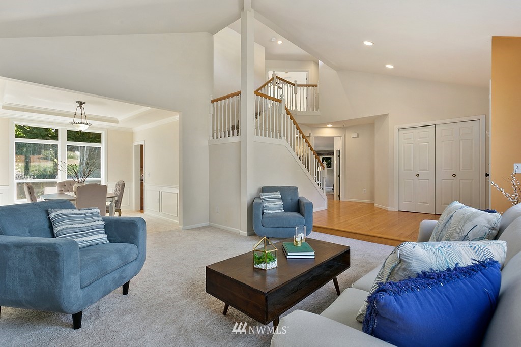 12516 160th Avenue Southeast Renton, WA 98059 - Photo 4 of 35 Gallery Image 4