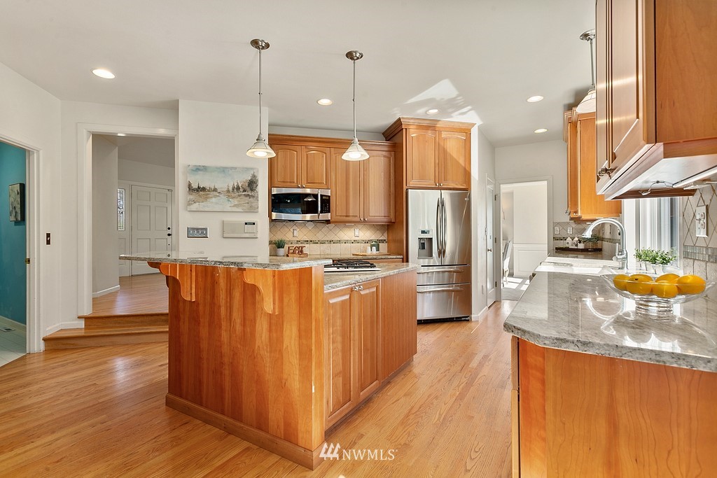 12516 160th Avenue Southeast Renton, WA 98059 - Photo 8 of 35 Gallery Image 8