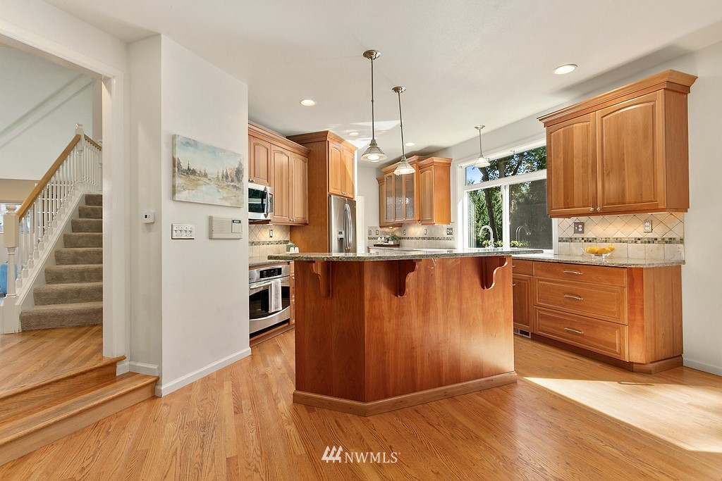 12516 160th Avenue Southeast Renton, WA 98059 - Photo 10 of 35 Gallery Image 10
