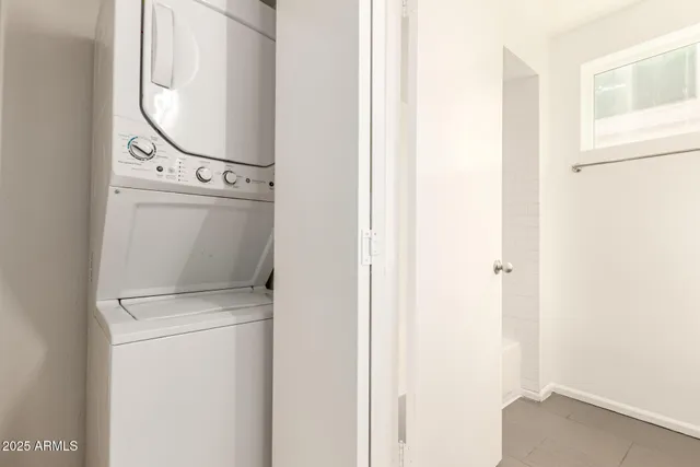 a close up view of a washer and dryer