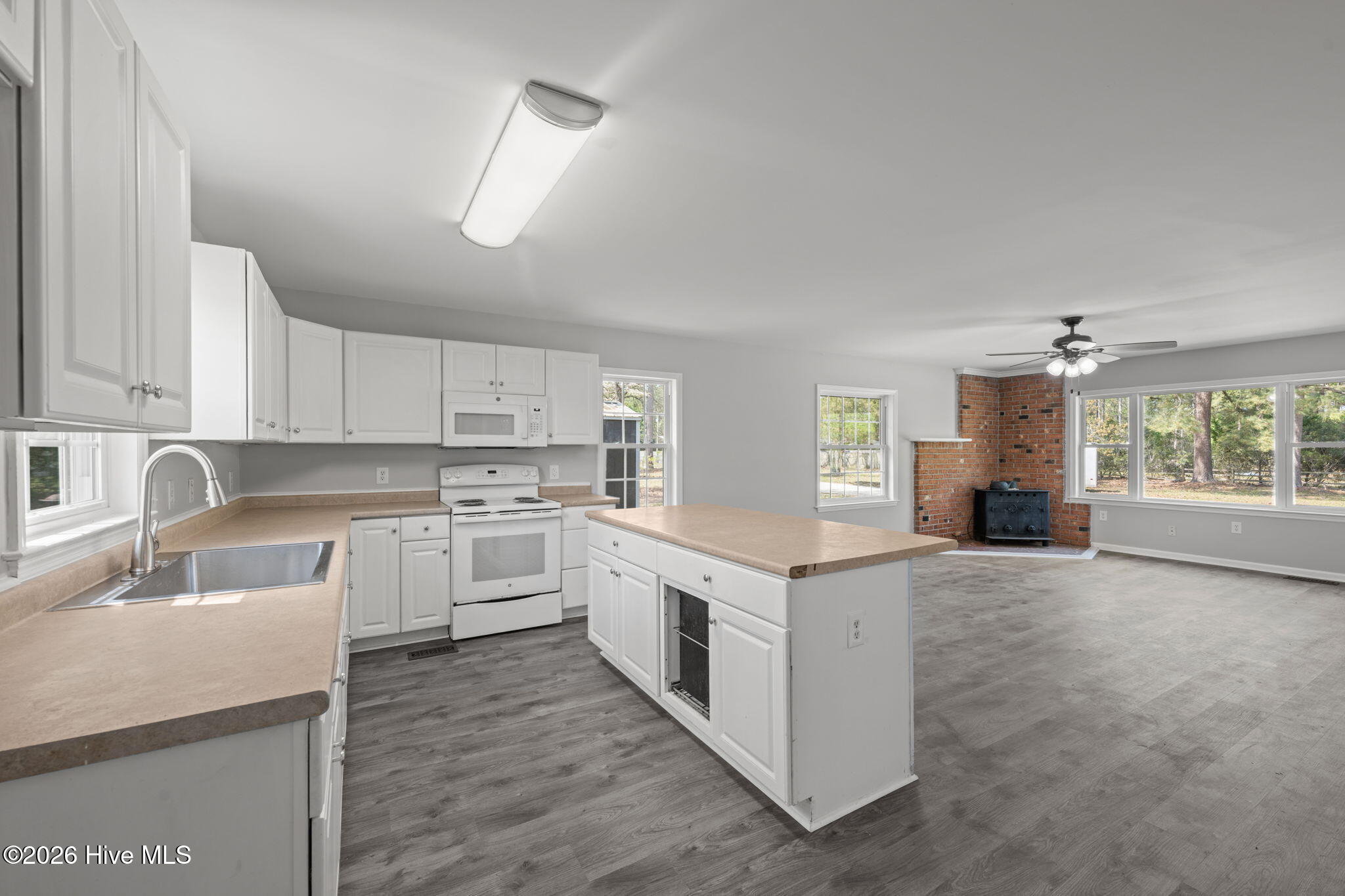 393 Old Vanceboro Road New Bern, NC 28560 - Photo 10 of 42 22-web-or-mls-DSC_7956