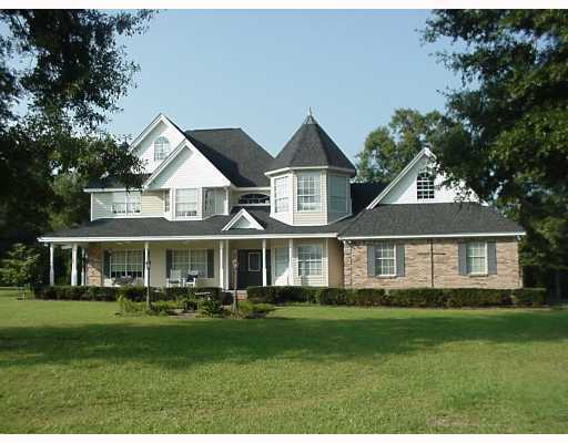 5201 Gavin Hamilton Road Moss Point, MS 39562 - Photo 1 of 8 Primary Photo