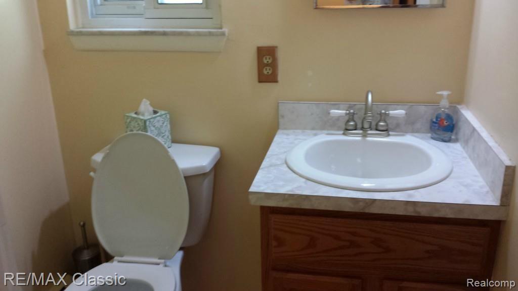 2530 South Commerce Road Walled Lake, MI 48390 - Photo 19 of 19 20140616_182150.jpg
