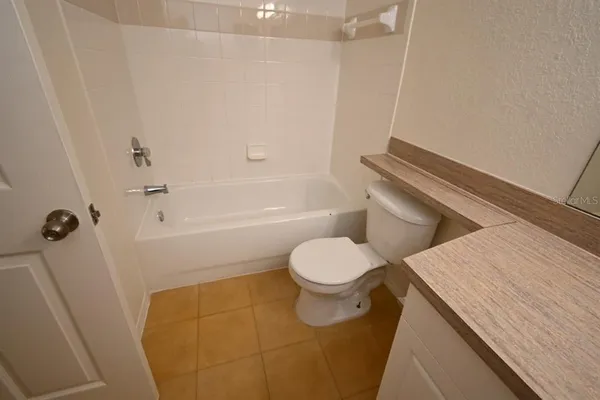 $1,475 | 36015 Deer Creek Drive, Unit 202, Zephyrhills, FL 33541