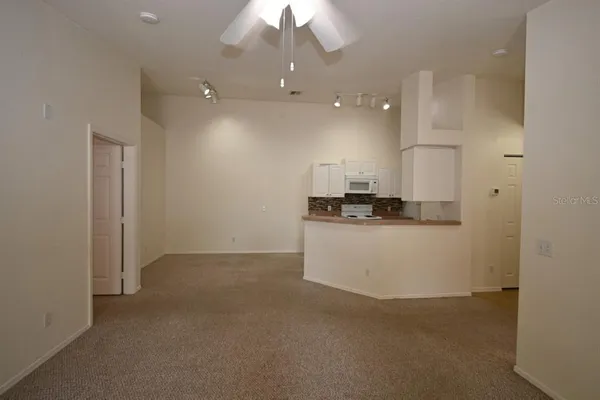 $1,475 | 36015 Deer Creek Drive, Unit 202, Zephyrhills, FL 33541