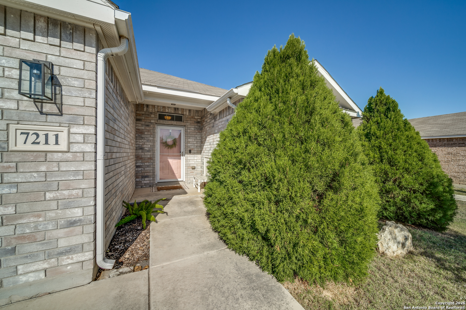 7211 Marina Del Rey Converse, TX 78109 - Photo 3 of 25 a pathway of a house