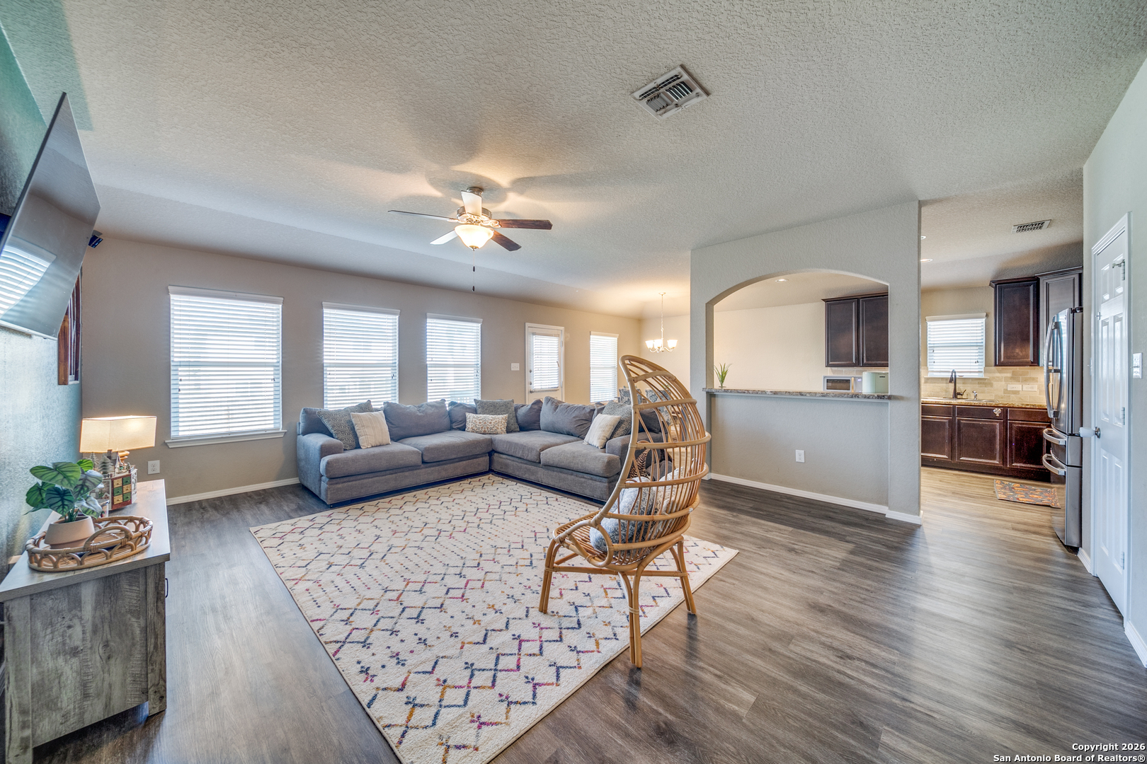 7211 Marina Del Rey Converse, TX 78109 - Photo 6 of 25 a living room with furniture and wooden floor