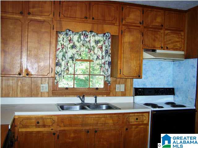 1006 Cherry Street Weaver, AL 36277 - Photo 5 of 27